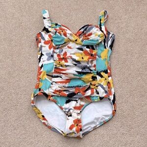 Miraclesuit Sweetheart Neck Wireless Tropical Floral One Piece Swimsuit Size 14